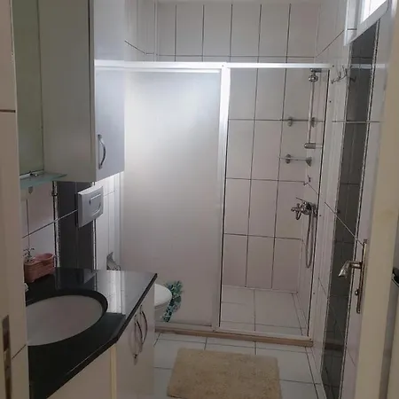 Amira T Villa *