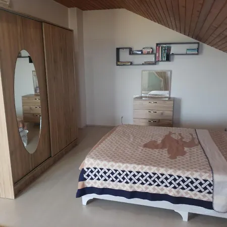 Villa Amira T