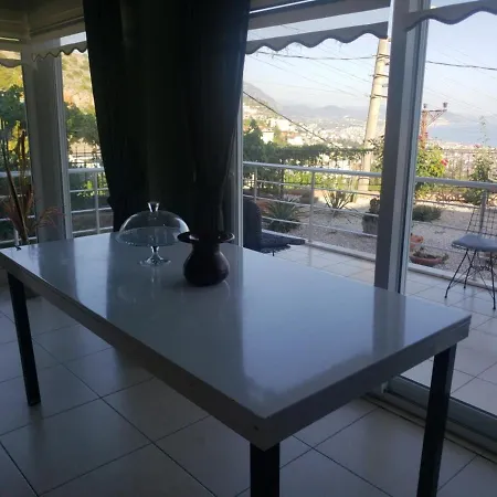Villa Amira T