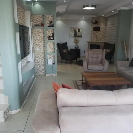 Villa Amira T